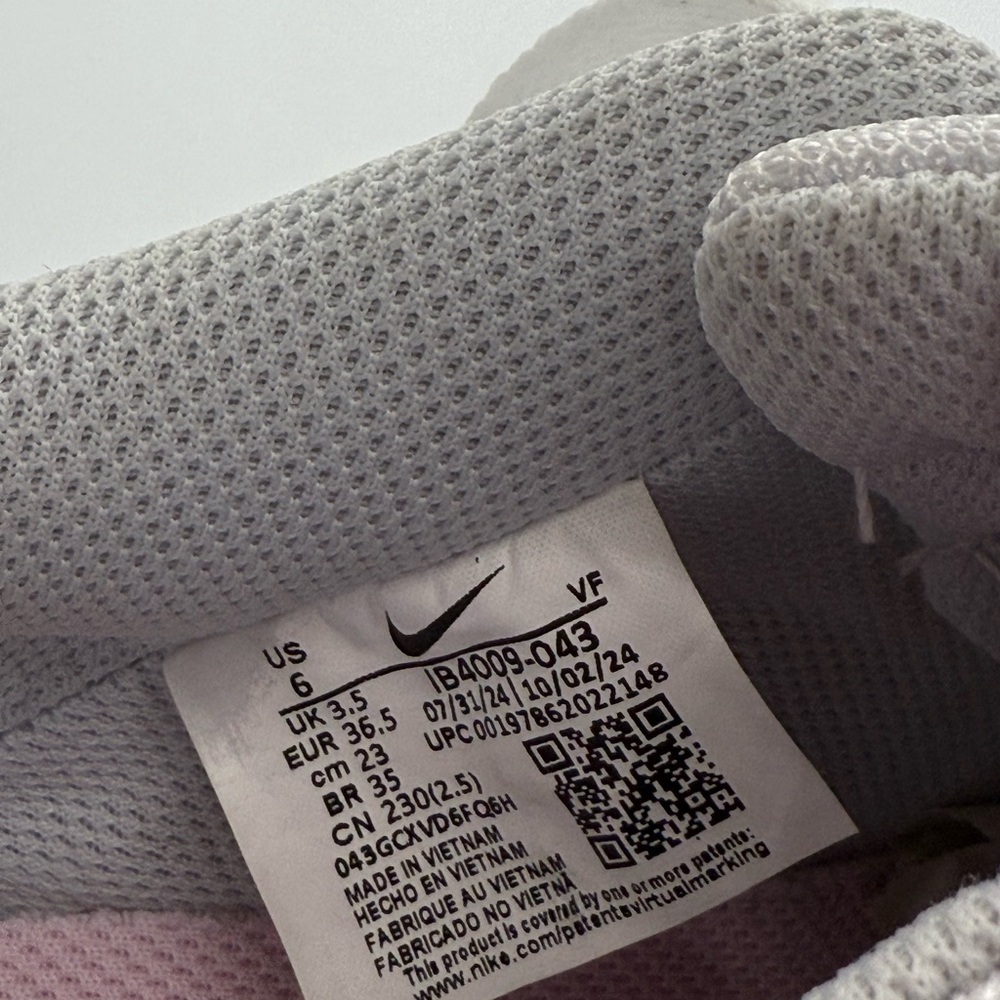 Nike Women’s Court Vision Low Sneaker - Picture 7 of 8